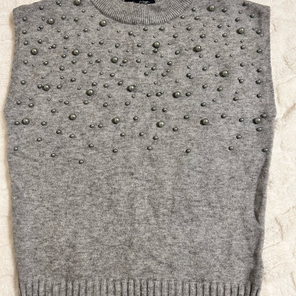 Tops - Gray Sleeveless Sweater with Beaded Design